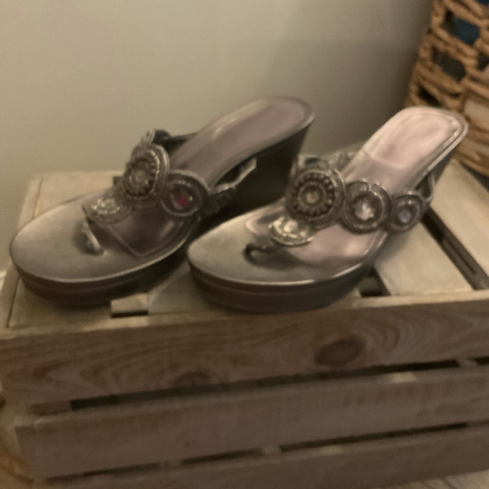 Kenneth Cole wedge slide on shoes